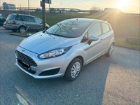 Gebraucht Ford Fiesta 80 PS (58 kW) 2013 Silber Kleinwagen