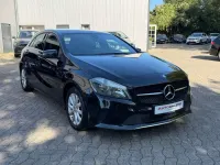 Gebraucht Mercedes A180 122 PS (89 kW) 2016 Kosmosschwarz  metalliclack Kleinwagen