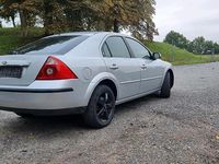 Gebraucht Ford Mondeo Ghia 125 PS (91 kW) 2005 Silber Limousine