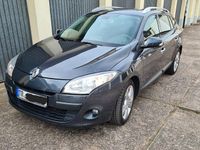 Gebraucht Renault Mégane III Dynamique 106 PS (77 kW) 2012 Grau Limousine