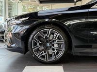 Gebraucht BMW 550e Performance 490 PS (360 kW) 2024 Schwarz Limousine