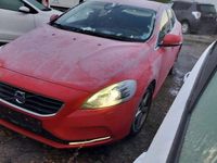 Gebraucht Volvo V40 Summum 120 PS (88 kW) 2016 Rot Limousine