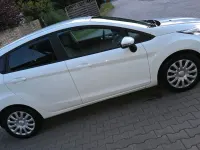 Gebraucht Ford Fiesta 75 PS (55 kW) 2016 Weiß Kleinwagen