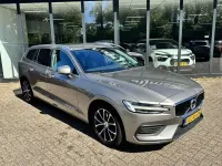 Gebraucht Volvo V60 Momentum 150 PS (110 kW) 2021 Kombi