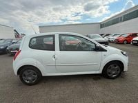 Second-hand Renault Twingo Expression 75 CP (55 kW) 2013 Alb Hatchback