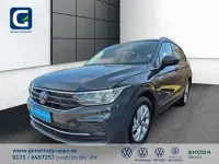 Gebraucht VW Tiguan Life 131 PS (96 kW) 2024 Grau SUV