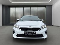 Gebraucht Kia Ceed Spirit 140 PS (102 kW) 2018 Weiss / deluxe white (metallic) Kleinwagen