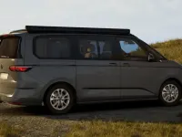 Neu VW T7 California 150 PS (110 kW) 2026 Pure grey metallic / dach: schwa Van