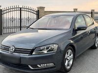 Gebraucht VW Passat 105 PS (77 kW) 2011 Grau Limousine