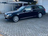 Gebraucht Mercedes E220 Elegance 170 PS (125 kW) 2013 Schwarz Kombi