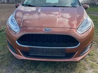 Gebraucht Ford Fiesta Trend 60 PS (44 kW) 2016 Braun Limousine