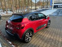 Gebraucht Citroën C3 Shine 110 PS (80 kW) 2022 Lackierung elixierrot/typ ver Limousine
