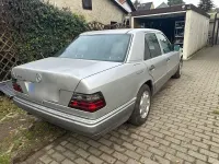 Brugt Mercedes E220 150 HK (110 kW) 1994 Sølv Sedan