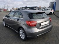 Gebraucht Mercedes A180 122 PS (89 kW) 2014 Grau Limousine