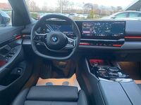Gebraucht BMW 520 Performance 197 PS (144 kW) 2024 Blau Kombi