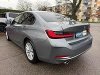 Gebraucht BMW 320 190 PS (139 kW) 2023 Grau Limousine