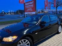 Gebraucht BMW 325 218 PS (160 kW) 2009 Schwarz Limousine