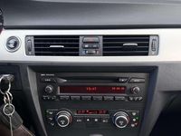 Gebraucht BMW 318 143 PS (105 kW) 2008 Blau Limousine