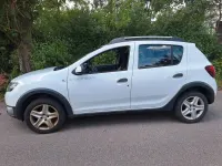 Gebraucht Dacia Sandero Stepway 90 PS (66 kW) 2016 Weiß Limousine