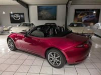 Neu Mazda MX5 Exclusive-Line 132 PS (97 kW) 2025 Soul red crystal m Cabrio