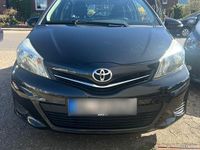 Gebraucht Toyota Yaris 69 PS (50 kW) 2014 Schwarz Kleinwagen