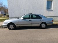 Gebraucht Mercedes E230 Elegance 1997 Silber Limousine
