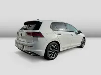 Używany VW Golf VIII Active 150 KM (110 kW) 2023 Biały Sedan/Limuzyna