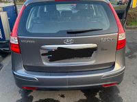 Gebraucht Hyundai i30 109 PS (80 kW) 2010 Grau Kombi