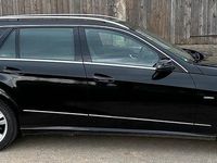 Gebraucht Mercedes E220 Avantgarde 170 PS (125 kW) 2011 Schwarz Kombi