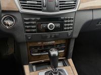 Gebraucht Mercedes E200 136 PS (100 kW) 2010 Schwarz Limousine