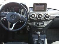 Gebraucht Mercedes B180 109 PS (80 kW) 2013 Rot Van / Kleinbus