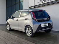 Gebraucht Toyota Aygo Business Edition 69 PS (50 kW) 2016 Merlansilber mica metallic (metallic) Kleinwagen