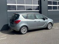 Second-hand Opel Meriva Active 101 CP (74 kW) 2012 Argintiu Monovolum