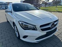 Gebraucht Mercedes CLA180 Shooting Brake 122 PS (89 kW) 2016 Weiß Kombi