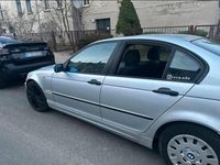 Gebraucht BMW 318 149 PS (109 kW) 2004 Weiß Limousine