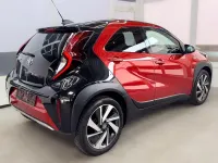 Gebraucht Toyota Aygo X X-plore 72 PS (52 kW) 2022 Rot dach schwarz SUV