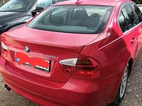 Gebraucht BMW 325 218 PS (160 kW) 2005 Rot Limousine
