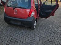 Gebraucht Hyundai i10 70 PS (51 kW) 2010 Rot Kleinwagen