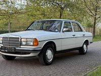 Gebraucht Mercedes E280 1983 Grün Limousine