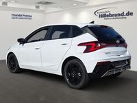 Neu Hyundai i20 Blackline 90 PS (66 kW) 2026 Weiss Kleinwagen