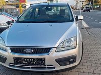 Gebraucht Ford Focus Ghia 101 PS (74 kW) 2007 Silber Limousine