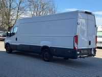 Gebraucht Iveco Daily 116 PS (85 kW) 2018 Weiß Van / Kleinbus