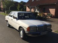 Gebraucht Mercedes E230 136 PS (100 kW) 1982 Weiß Limousine