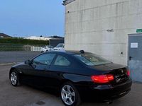 Gebraucht BMW 318 Exclusive 143 PS (105 kW) 2010 Schwarz Coupé