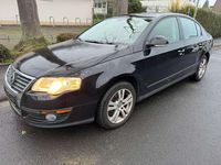 Gebraucht VW Passat Trendline 102 PS (75 kW) 2008 Deep black perleffekt Limousine