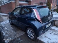 Gebraucht Toyota Aygo 69 PS (50 kW) 2015 Blau Kleinwagen