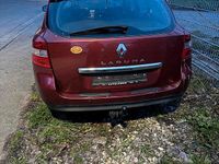 Gebraucht Renault Laguna III 140 PS (102 kW) 2008 Rot Kombi