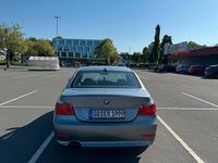 Gebraucht BMW 523 170 PS (125 kW) 2005 Blau Limousine