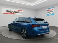 Neu Skoda Octavia RS 265 PS (194 kW) 2026 Admiral blau metallic Kombi