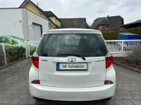 Gebraucht Toyota Verso Life 99 PS (72 kW) 2013 Weiß Van / Kleinbus
